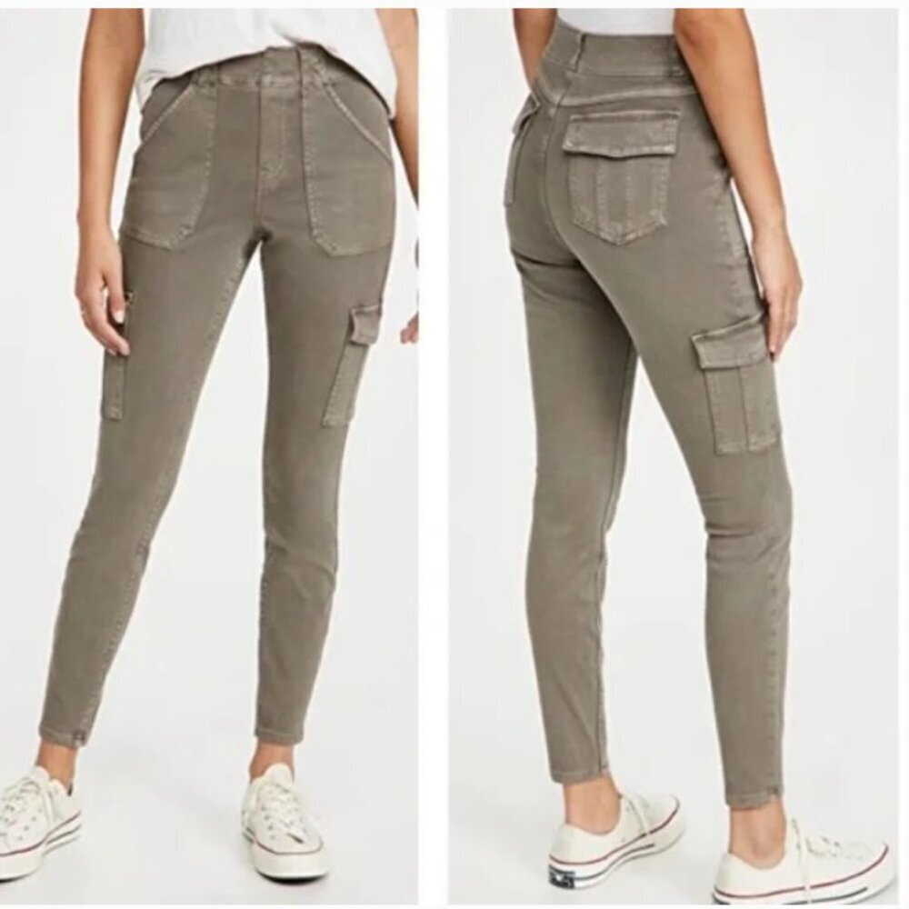 Spanx Stretch Twill Pull-On Cargo Pants in Desert Dune - Size 1X